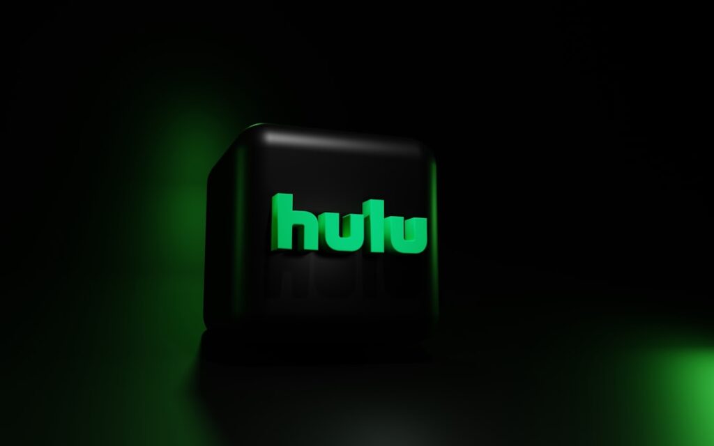 descubre hulu, la plataforma de streaming que te ofrece una amplia variedad de series, películas y documentales al alcance de un clic. disfruta de tus programas favoritos en cualquier momento y lugar.